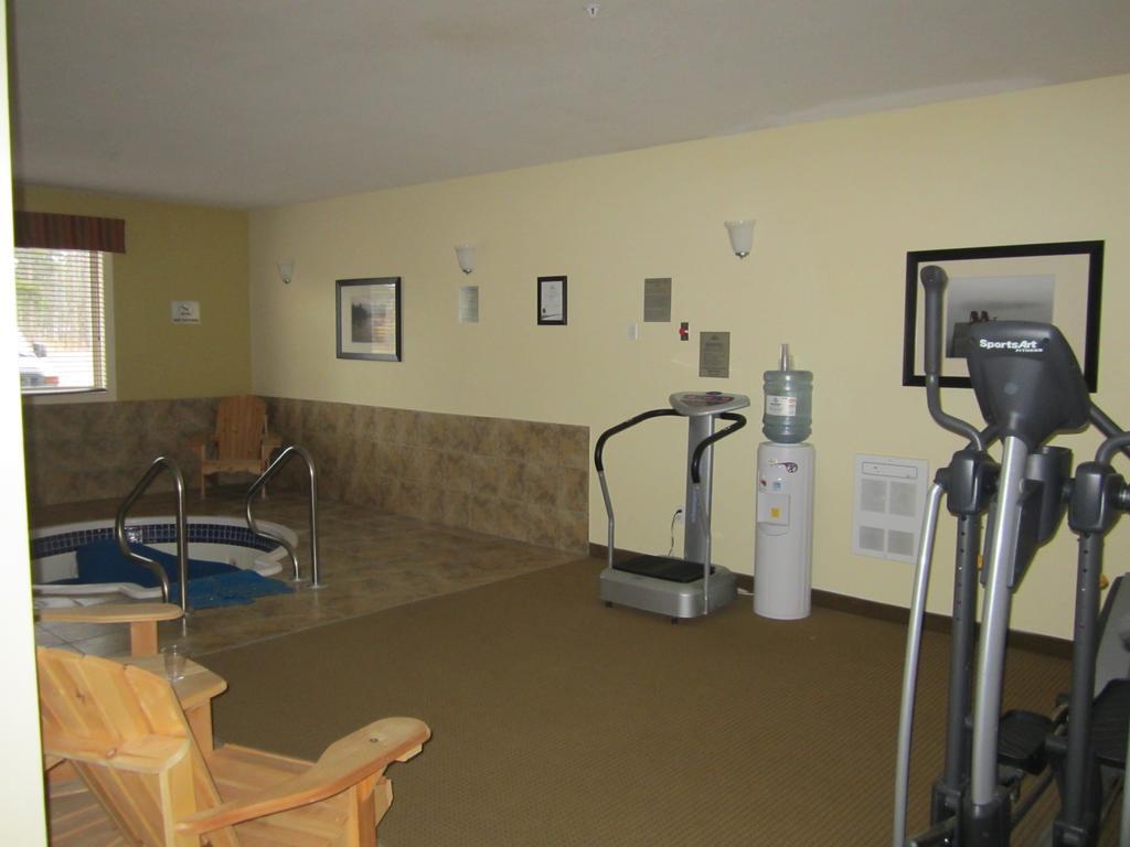 Trend Mountain Hotel & Conference Centre Tumbler Ridge المظهر الخارجي الصورة