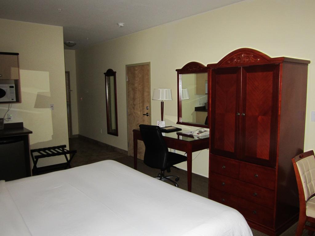 Trend Mountain Hotel & Conference Centre Tumbler Ridge المظهر الخارجي الصورة