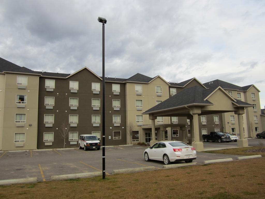 Trend Mountain Hotel & Conference Centre Tumbler Ridge المظهر الخارجي الصورة