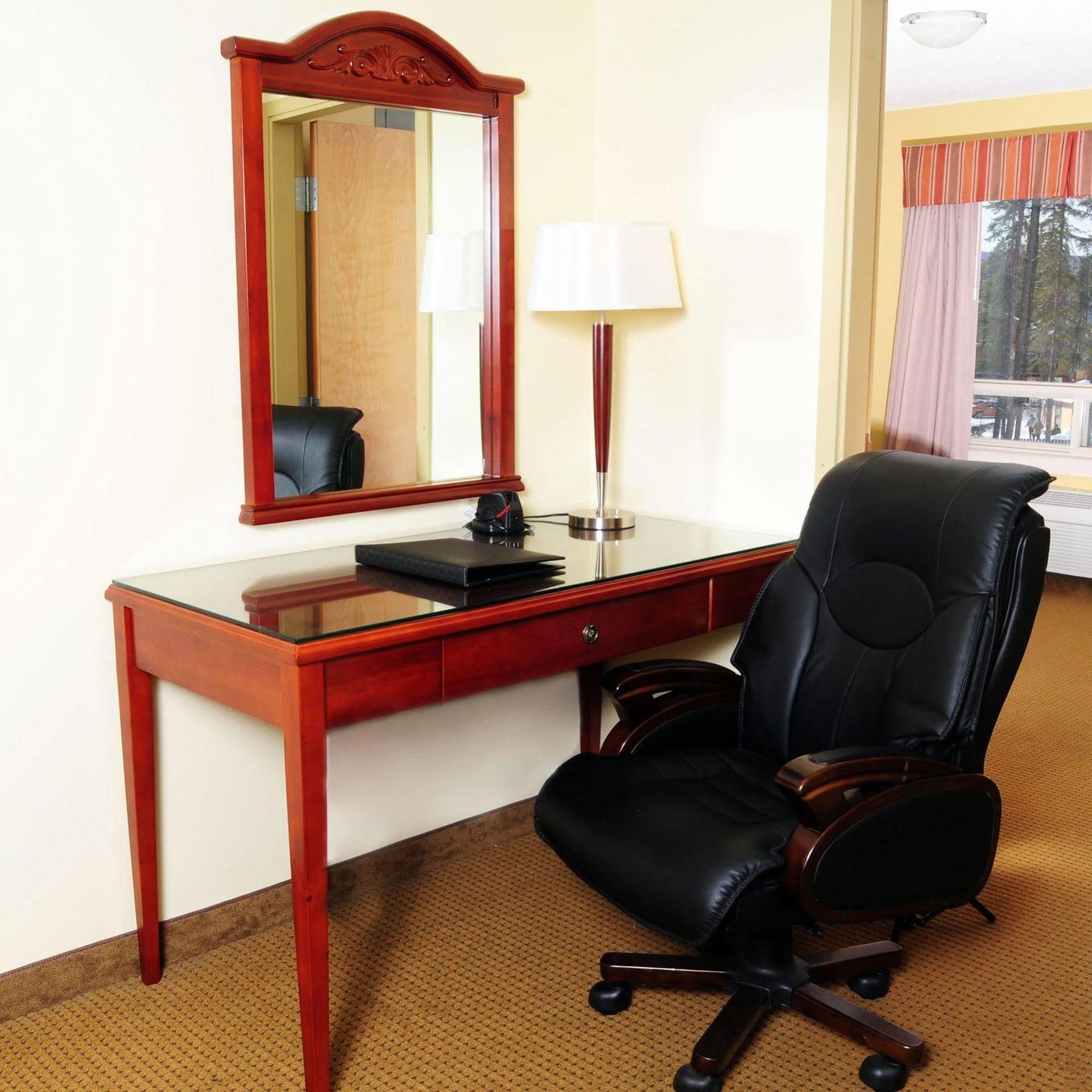 Trend Mountain Hotel & Conference Centre Tumbler Ridge المظهر الخارجي الصورة