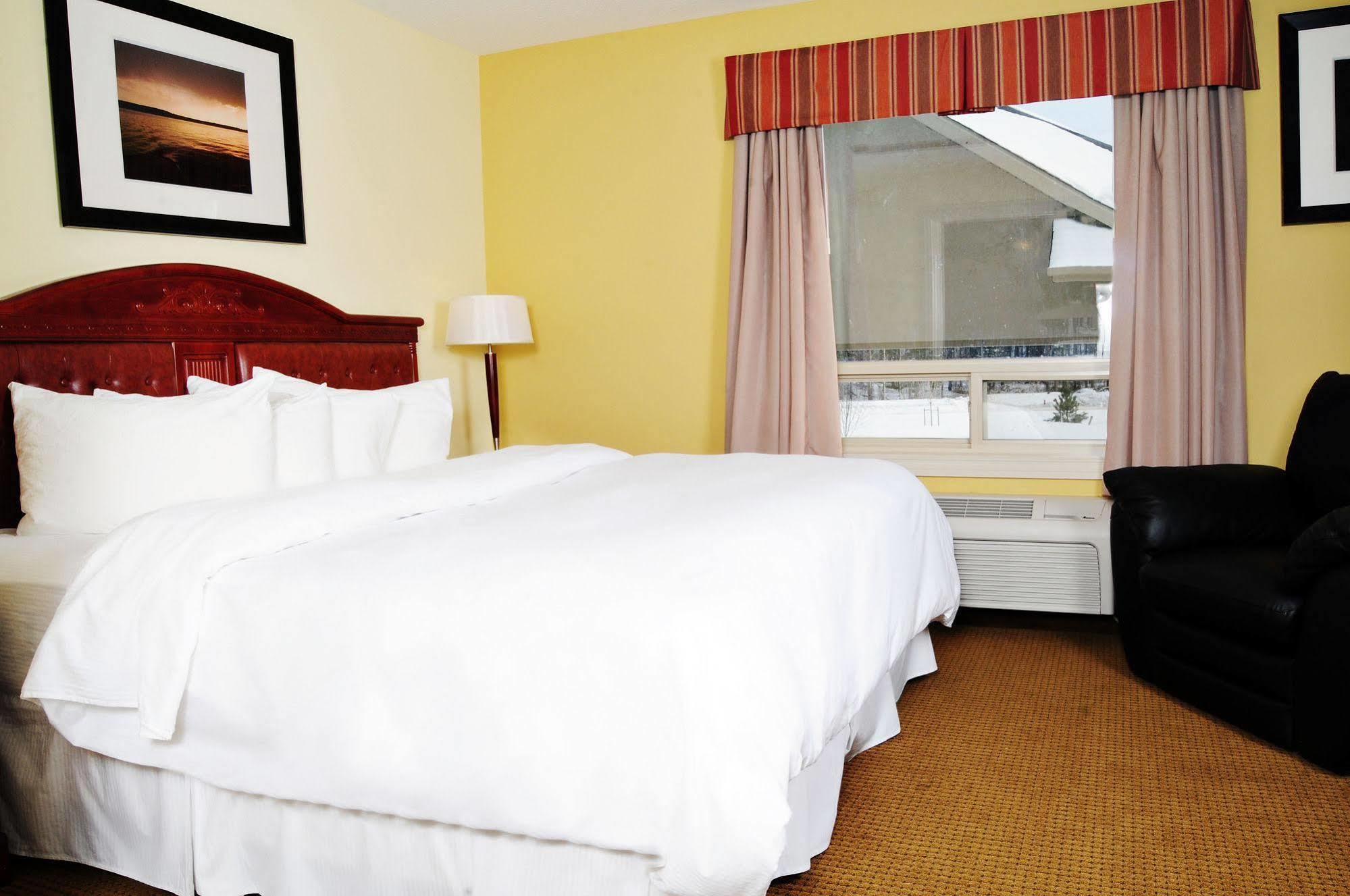Trend Mountain Hotel & Conference Centre Tumbler Ridge المظهر الخارجي الصورة