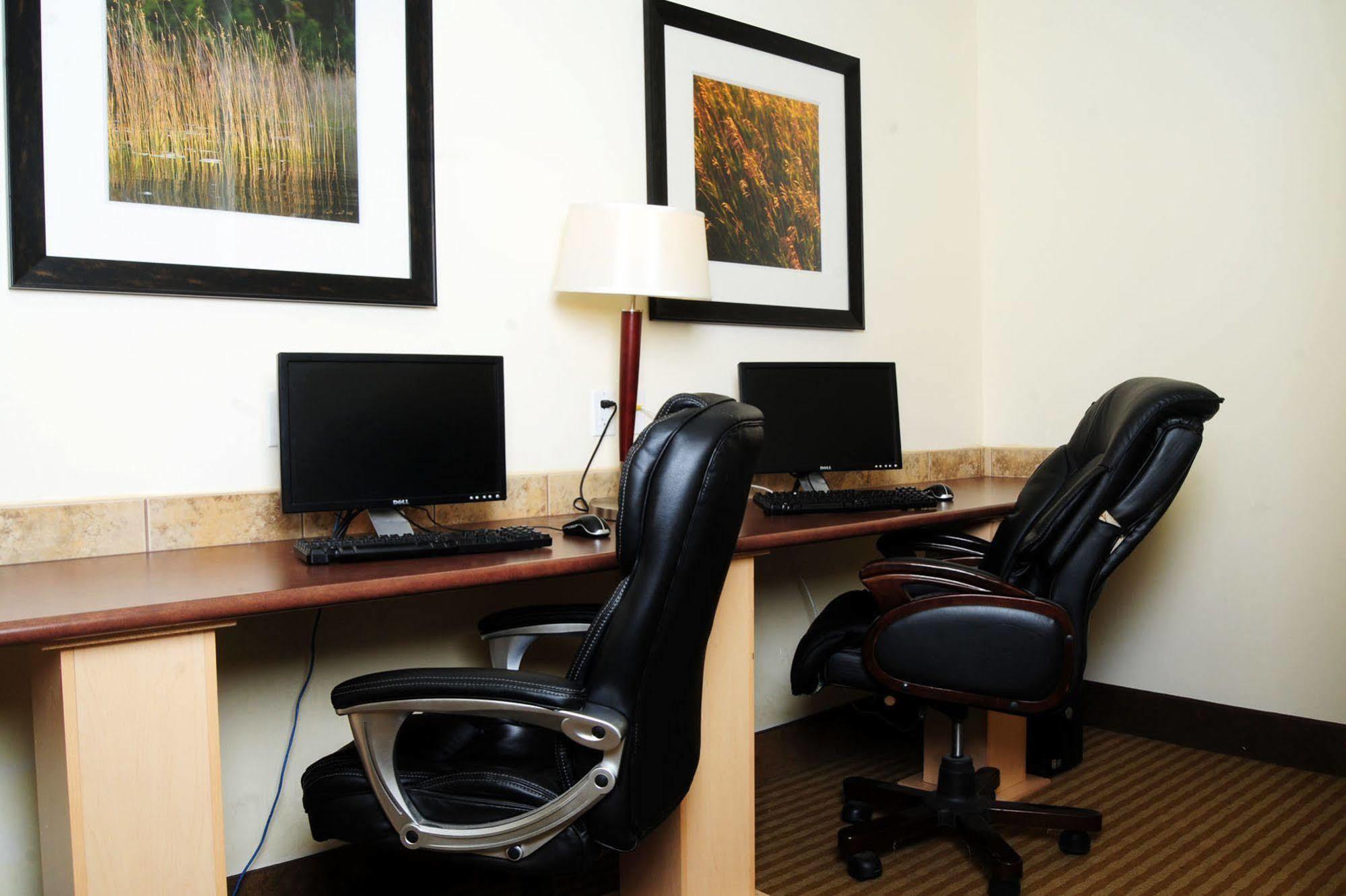 Trend Mountain Hotel & Conference Centre Tumbler Ridge المظهر الخارجي الصورة